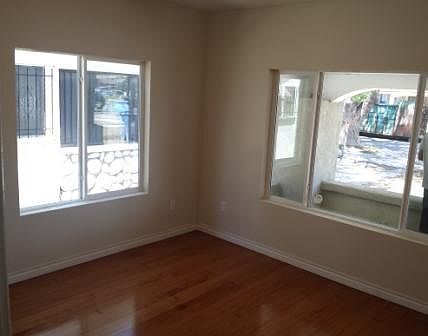 4th image of 658 W 60th St