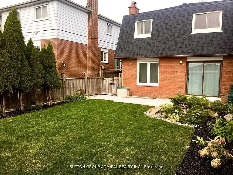 4 Nootka Cres #MAIN FL — Photo 23