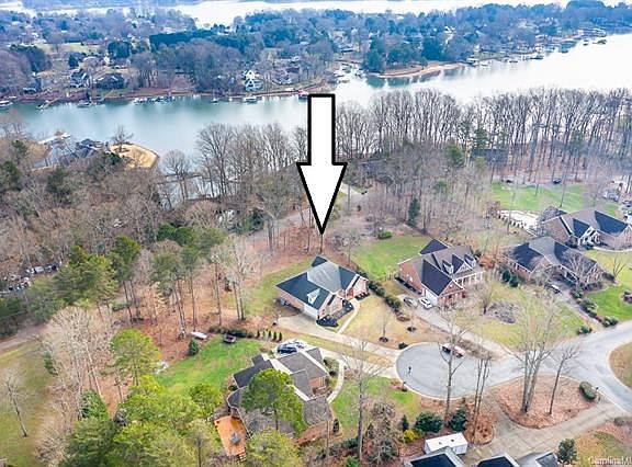 2nd image of 103 Cabana Dr