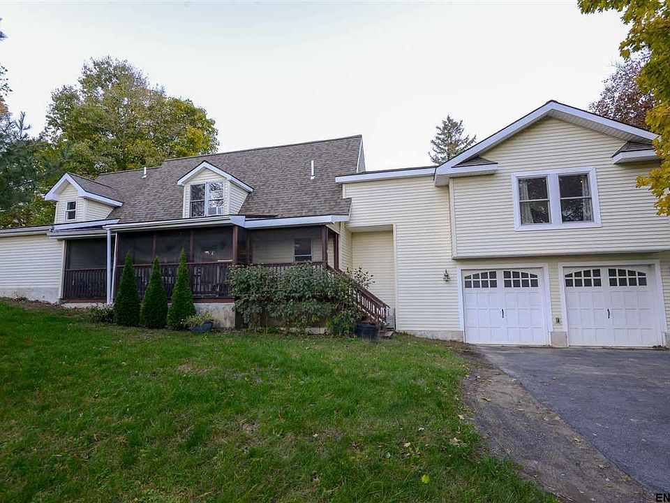 1st image of 15 Gates Ave