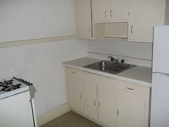 5th image of 400 W 19th Ave APT 1