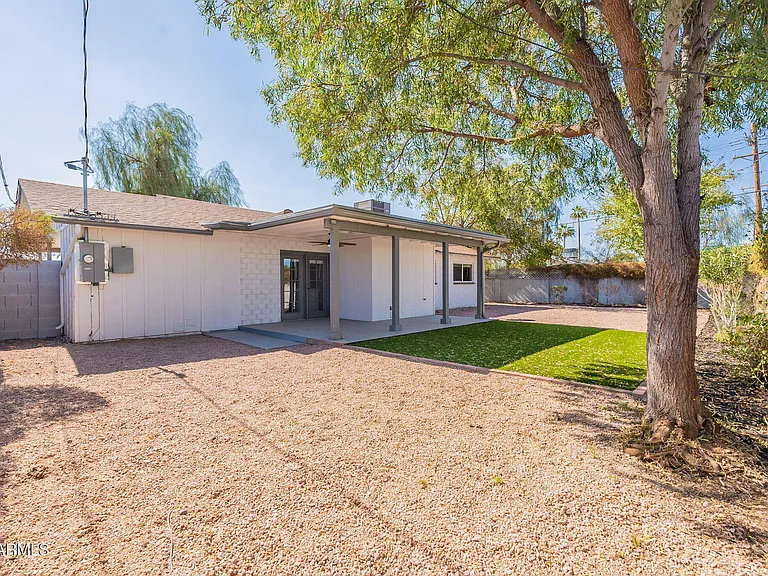 8202 E Piccadilly Rd — Photo 35