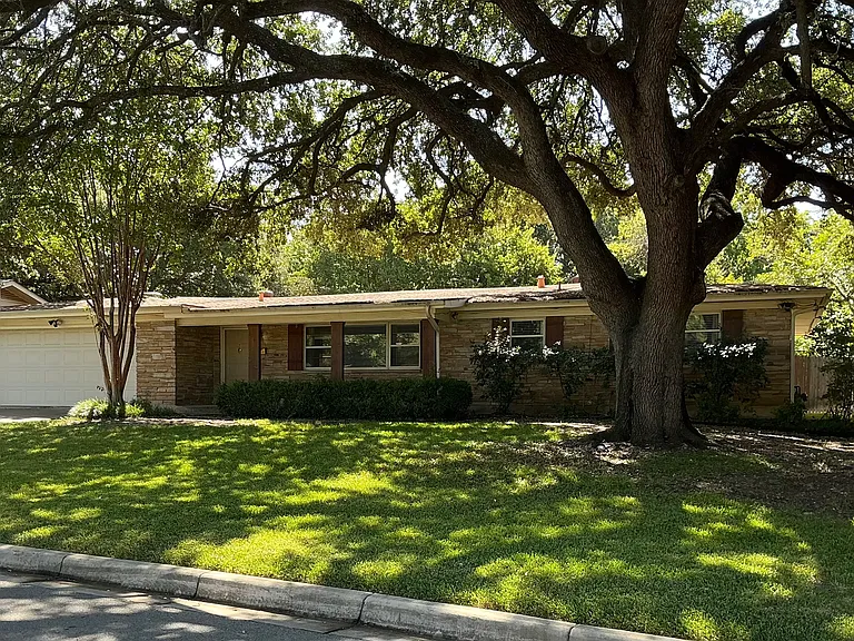 5909 Whitman Ave — Photo 1