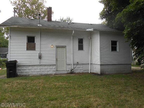 3rd image of 781 McAllister Ave