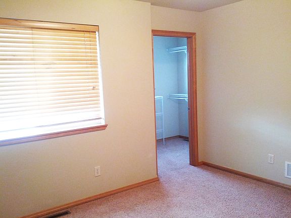 5th image of 94 10th St APT A