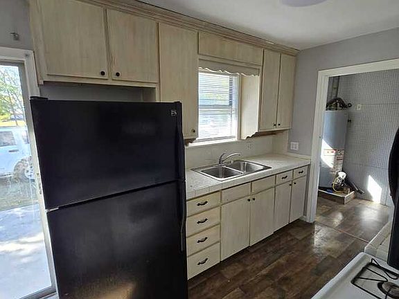3rd image of 310 S Wickham St