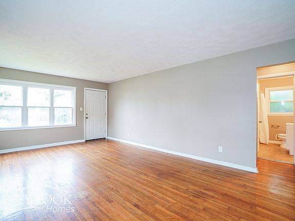 4th image of 1437 Republic Ave