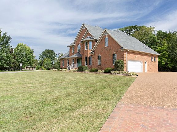 3rd image of 1001 Stewart Valley Dr