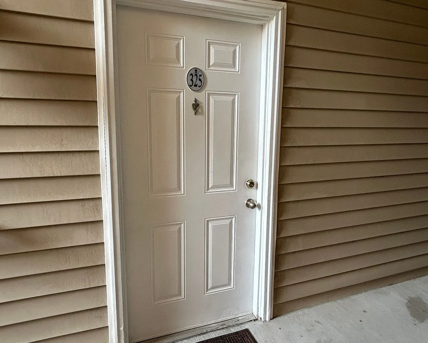 Don't miss this 4-bed, 3-bath condo TWO miles from the ocean! — Photo 2