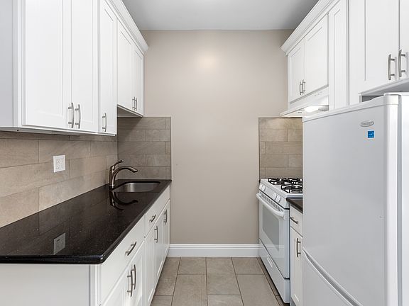 5th image of 1640 Kirkham St APT 4