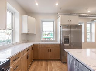 8001 Edgewater Rd #103, Riverside, IL 60546