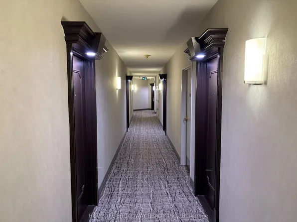 889 Bay St, Toronto, ON