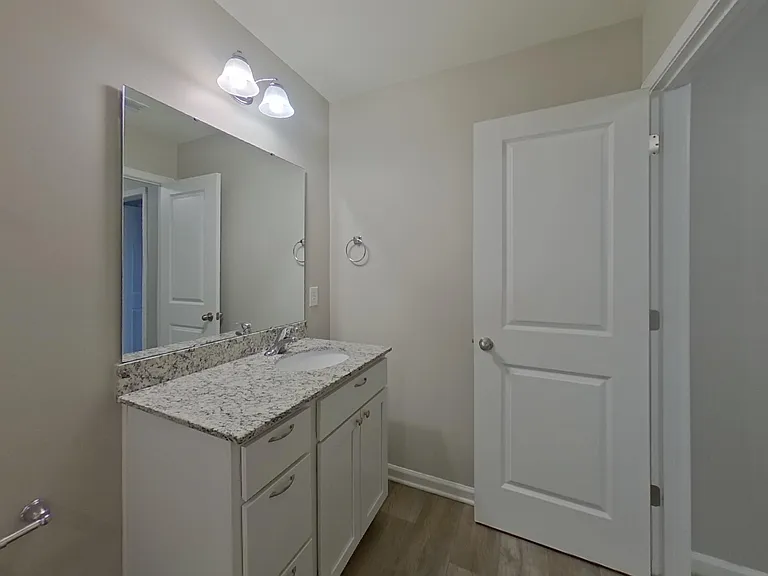 1076 Crescent Moon Loop — Photo 8