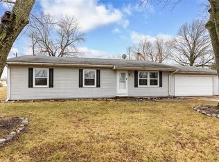 202 E Douglas St, New Douglas, IL