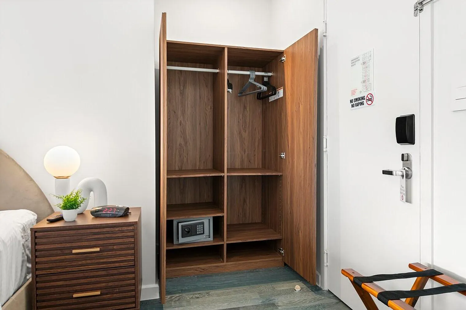 Studio, 1.0 bath, 355 sqft, $5,130 — Photo 2