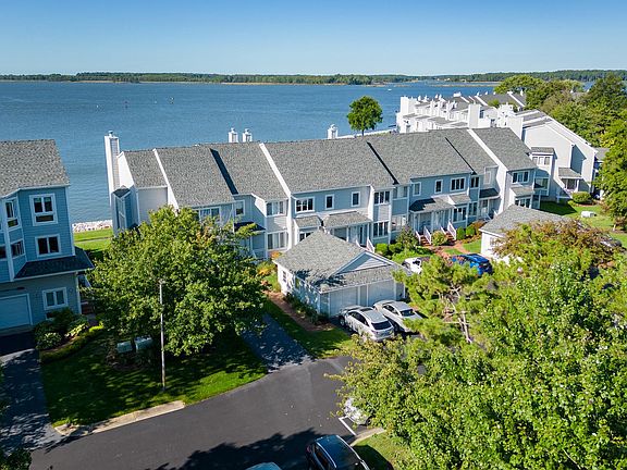 3rd image of 1103 Oyster Cove Dr