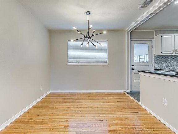 5th image of 6016 Saint Johns Ln