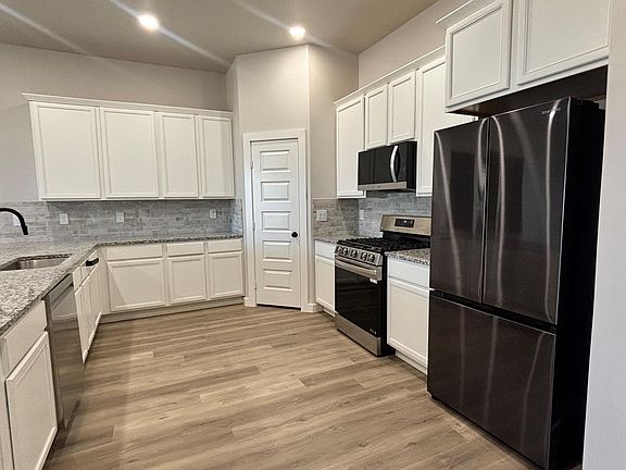 5th image of 3408 Good Prairie Ave