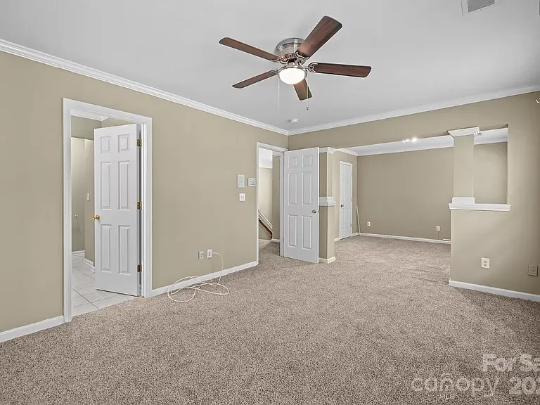 7607 Abigail Glen Dr — Photo 13