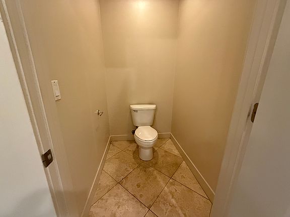 4th image of 945 E Playa Del Norte Dr #2026