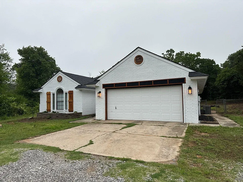 2801 N Hiwassee Rd