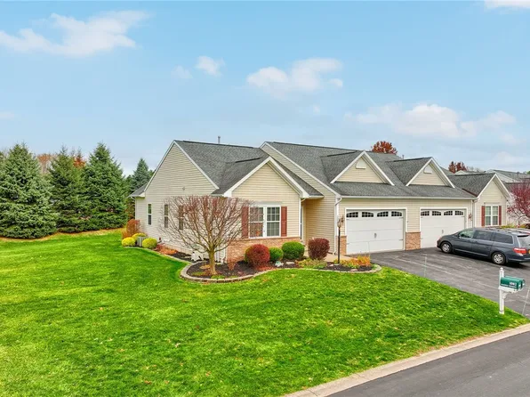 1082 Railway Xing, Webster, NY 14580