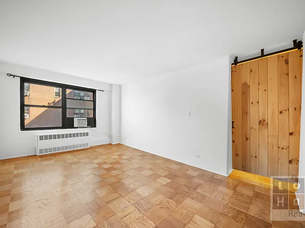 266 East Broadway image 3 of 27