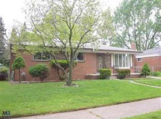 26353 Wexford Rd, Warren, MI 48091