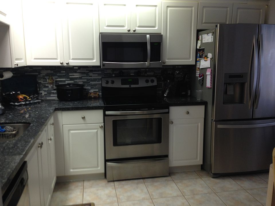 1st image of 550 SW 138th Ave APT 206K