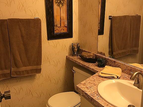 4th image of 645 Midway Dr Unit B