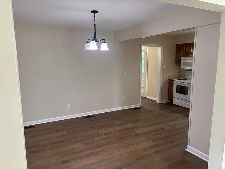 212 Zandale Dr — Photo 16