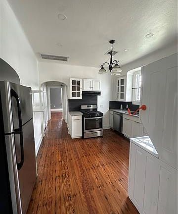 3rd image of 4765 Western St