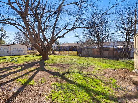 4th image of 721 Forest Park Pl