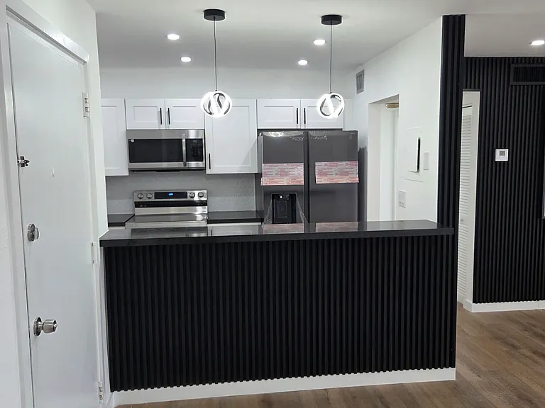 10397 N Kendall Dr #W7 — Photo 3
