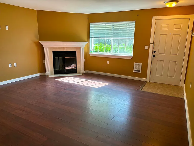 412 Center Rd #C1 — Photo 2
