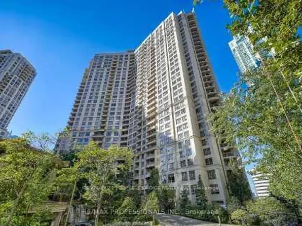 3888 Duke Of York Blvd #833, Mississauga, ON L5B 4P5