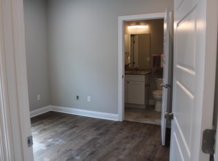 228 N Charlotte Ave, Waynesboro, VA 22980