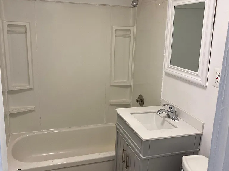 1737 W Pratt Blvd #1 — Photo 12
