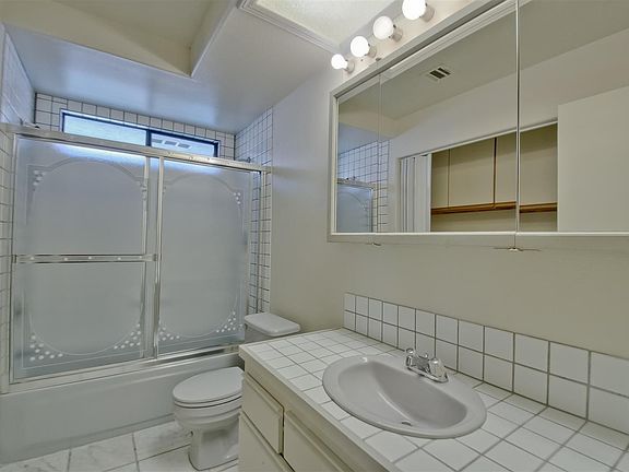 3rd image of 54430 Avenida Diaz