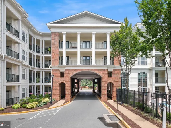 11 Arch Pl Unit 373, Gaithersburg, MD 20878