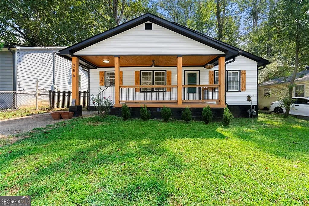 254 Maple St photo 1