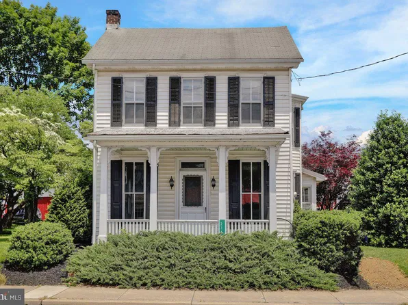 216 E Main St, Terre Hill, PA 17581