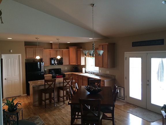 5th image of 260 Urban Ave