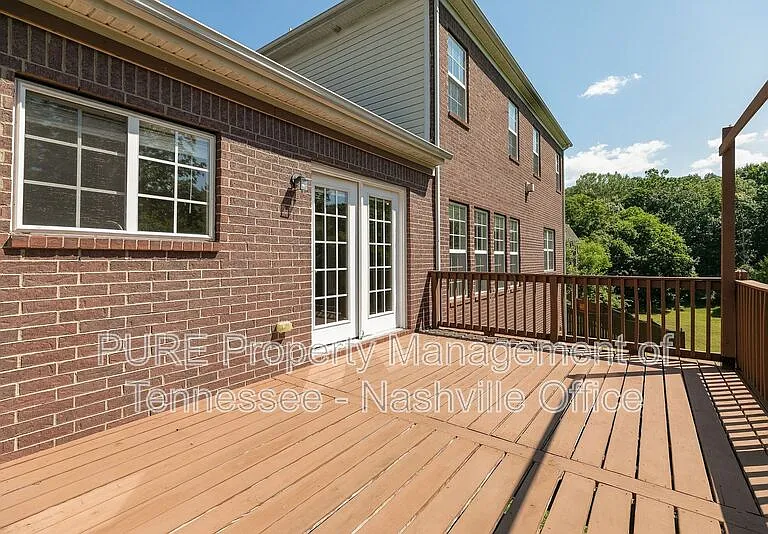 1214 Broadmoor Cir — Photo 46