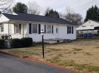 3405 1st Avenue Cir NW, Hickory, NC 28601