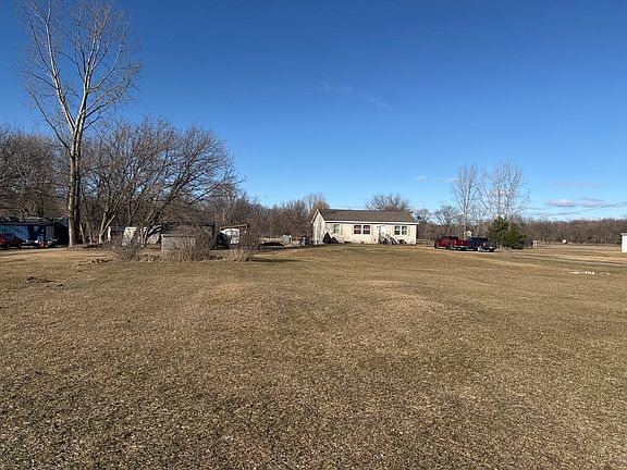 3rd image of 10605 E Pakes Rd