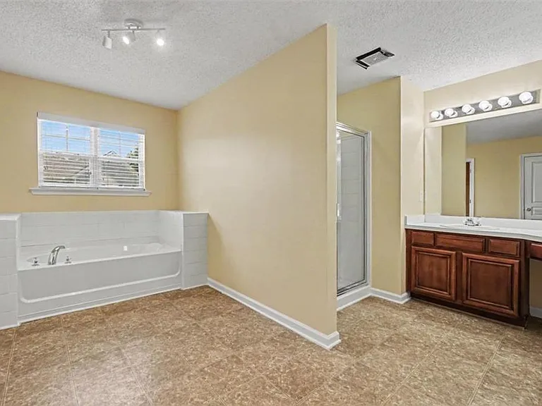 348 Darbys Run Ct — Photo 14