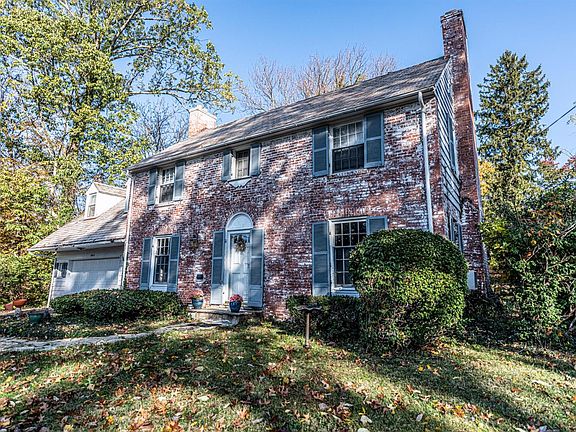 3rd image of 3804 Davenant Ave