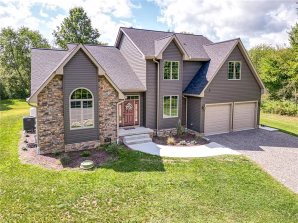 207 Modoc Trl, Mercer, PA 16137