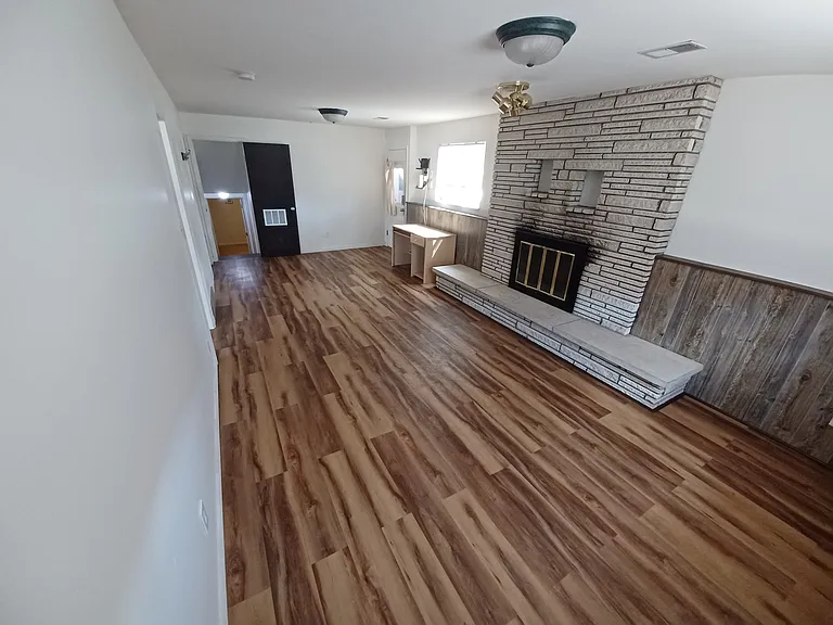 321 Linda Ln — Photo 11
